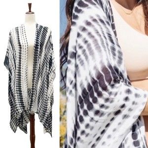 Michael Stars Black and White Tie Dye Alligator Shibori
Kimono Ruana One Size